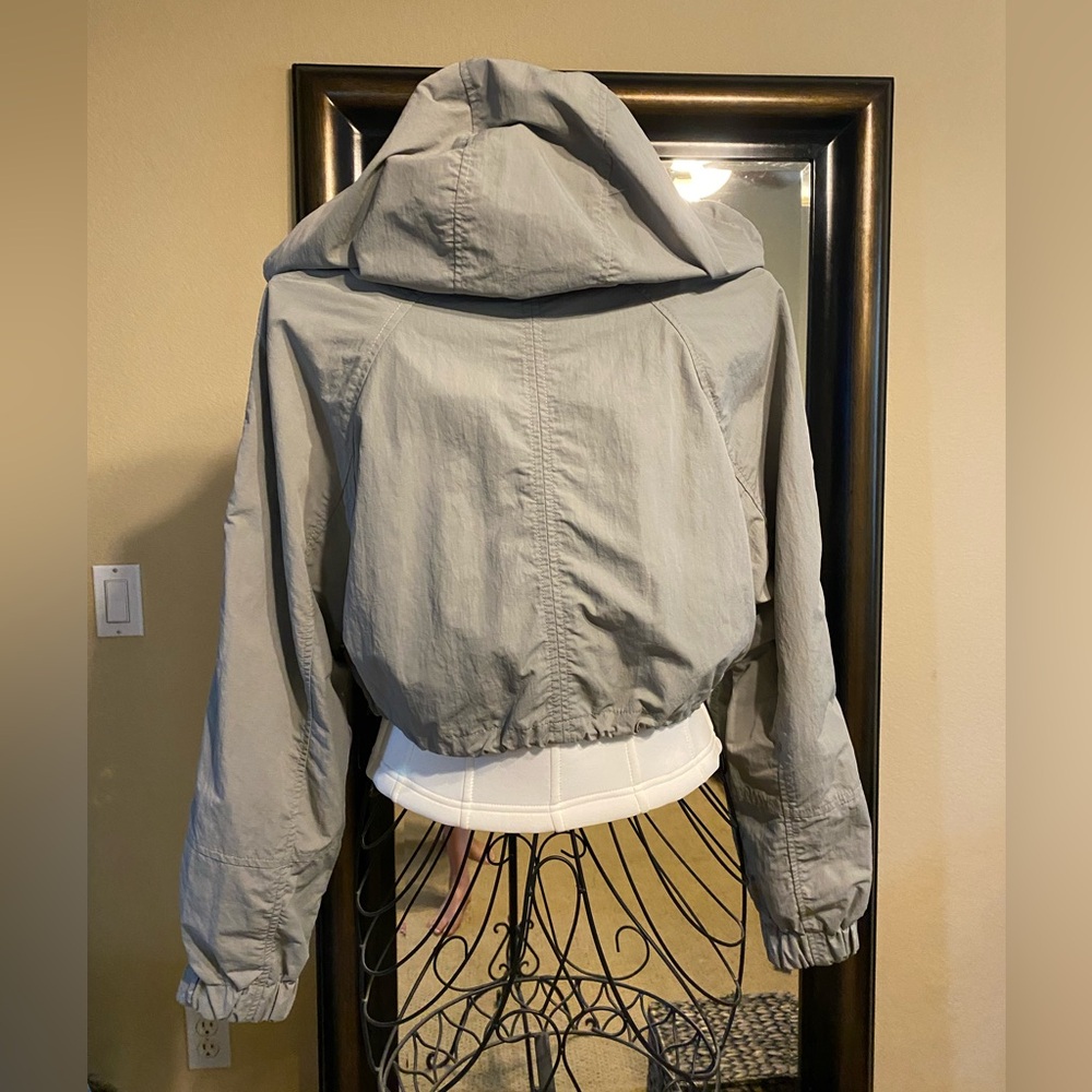 Zara Gray Utility Jacket with Hood and Cropped Fit - Picture 2 of 4